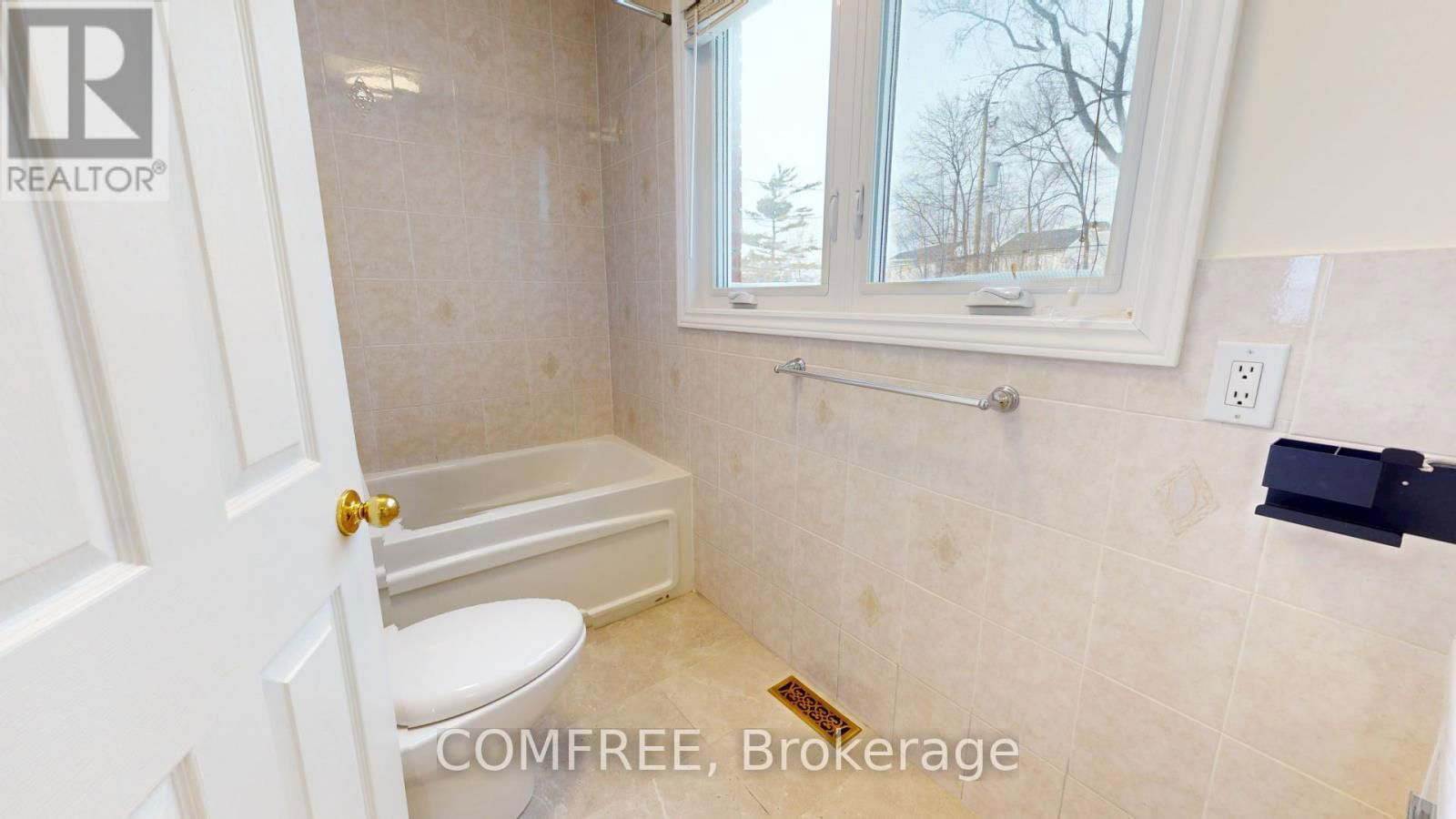 25 SEGUIN STREET Image 11
