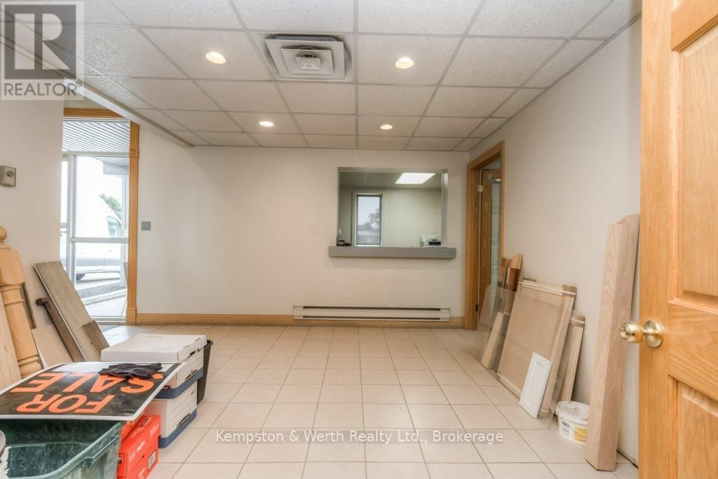 281 MAIN STREET Image 25