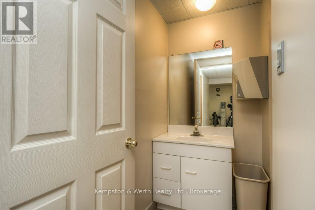 281 MAIN STREET Image 33