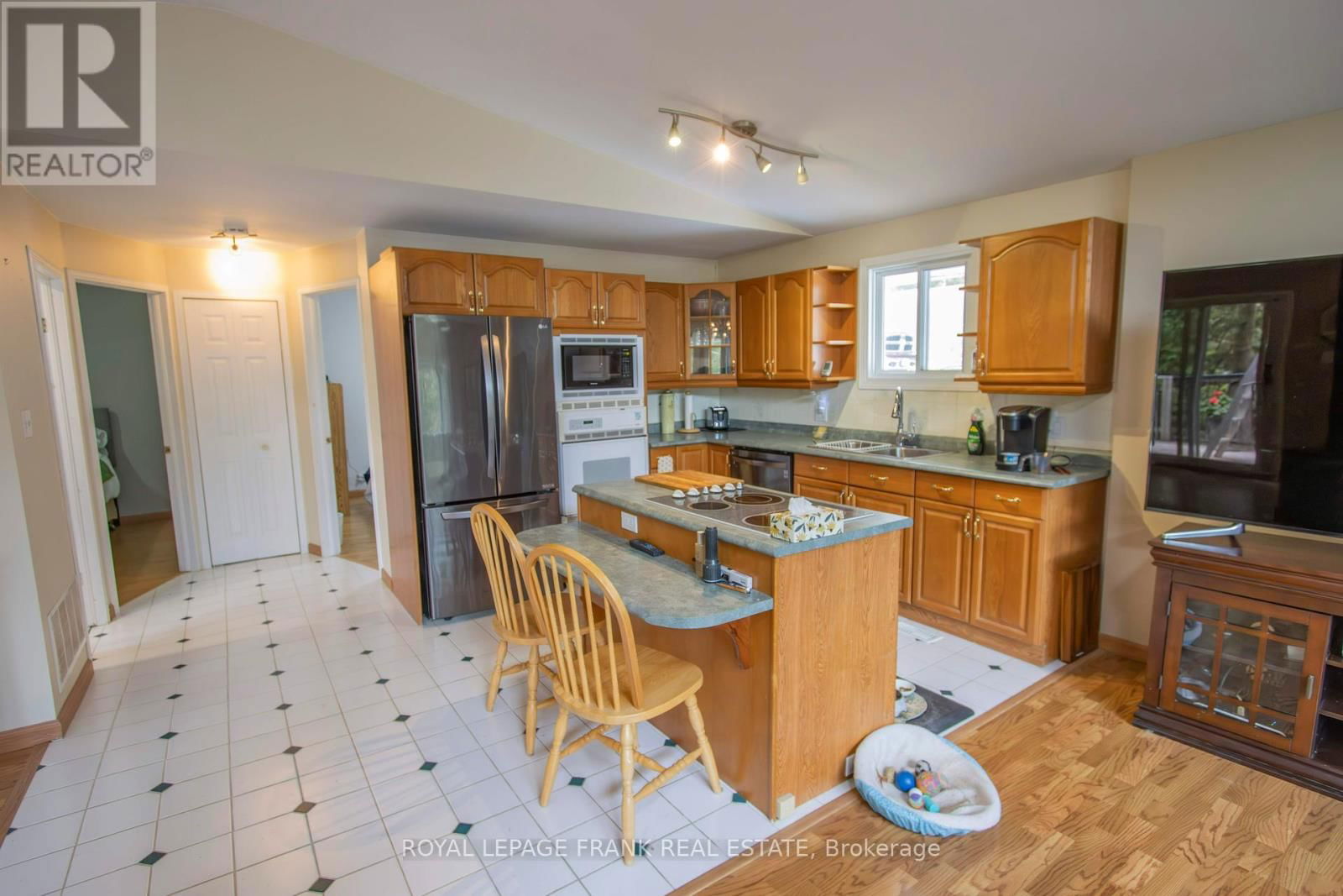 1070 TOWERING OAKS TRAIL Image 32