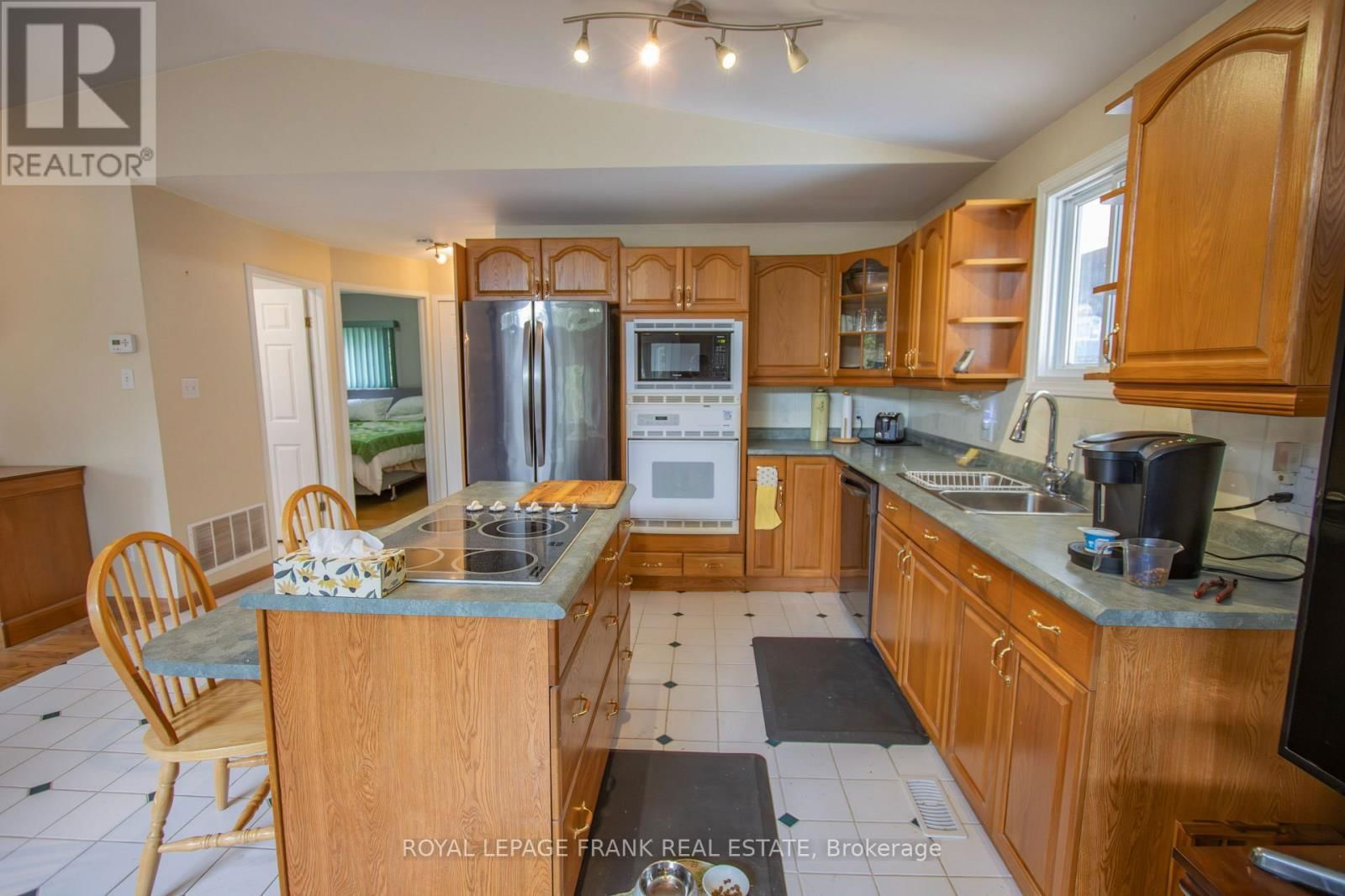 1070 TOWERING OAKS TRAIL Image 33