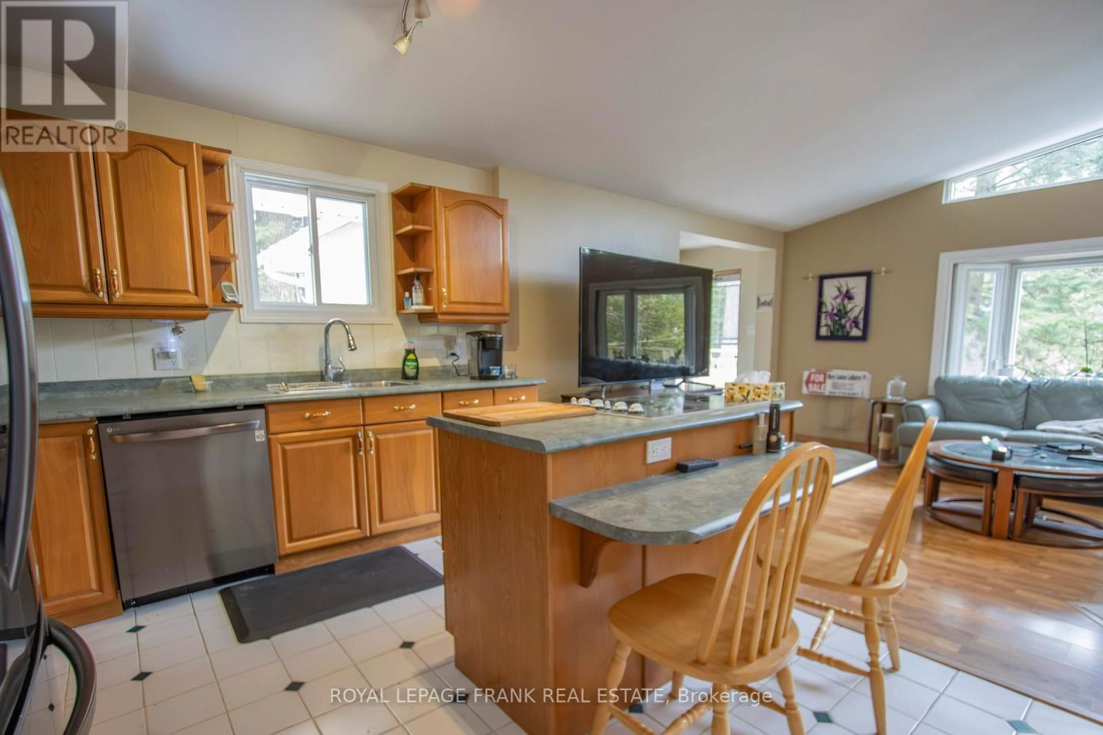 1070 TOWERING OAKS TRAIL Image 34