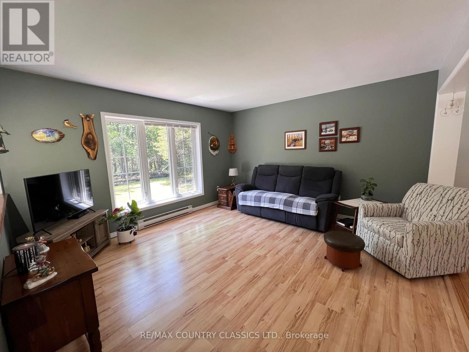 1374 ROCHEFORT ROAD Image 15