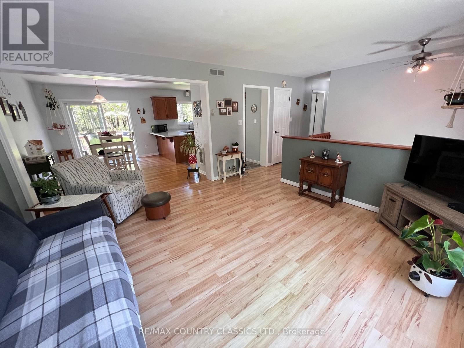 1374 ROCHEFORT ROAD Image 17