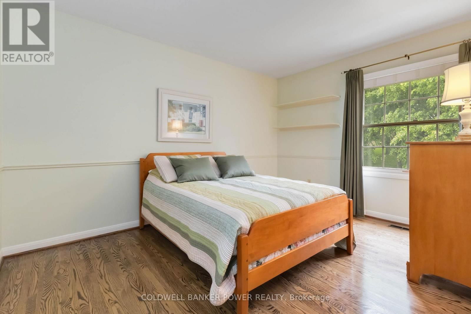 41 HAMPTON CRESCENT Image 31