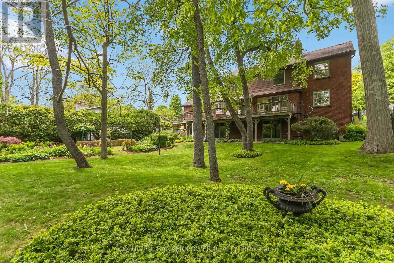 41 HAMPTON CRESCENT Image 40