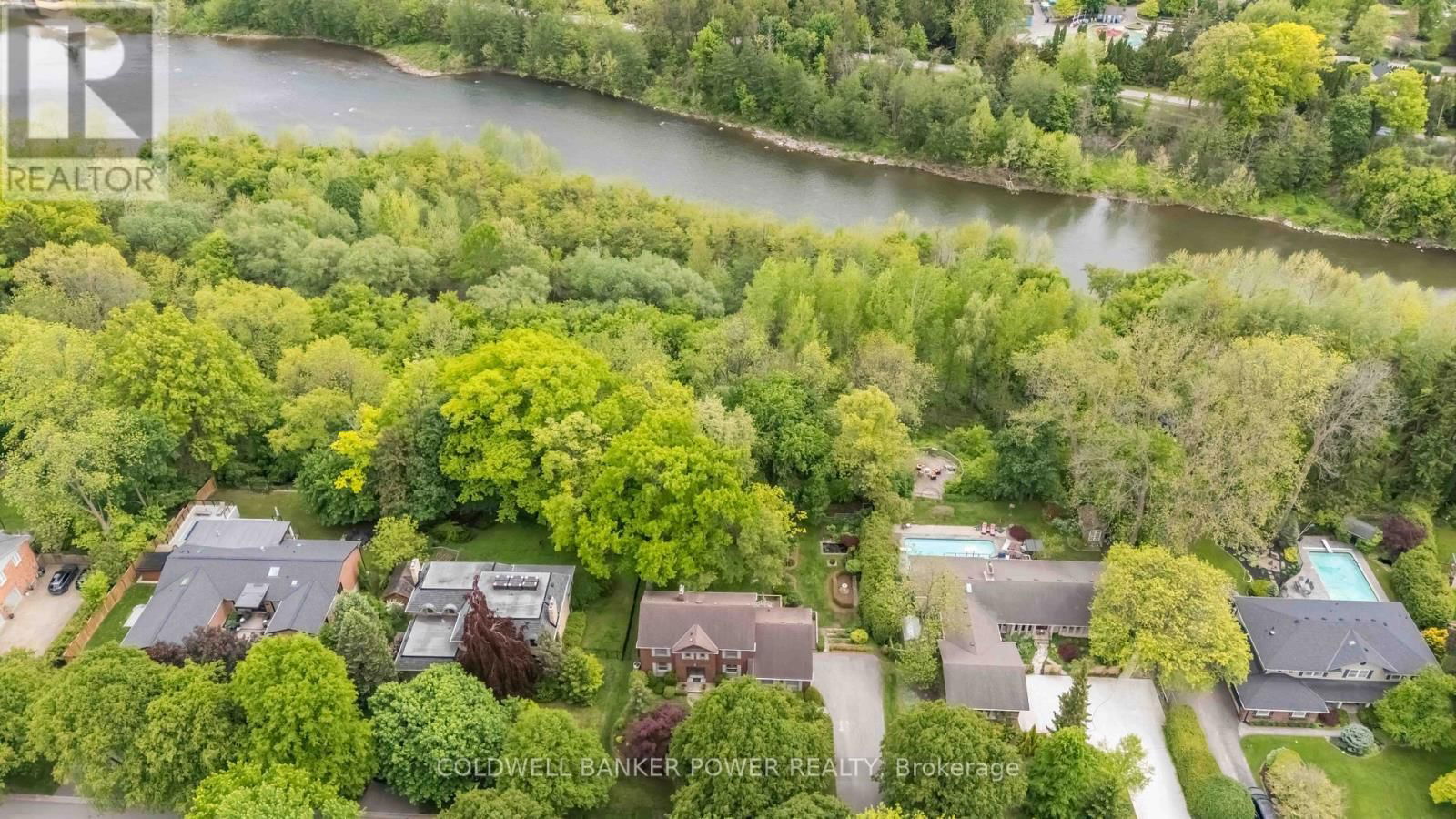 41 HAMPTON CRESCENT Image 47