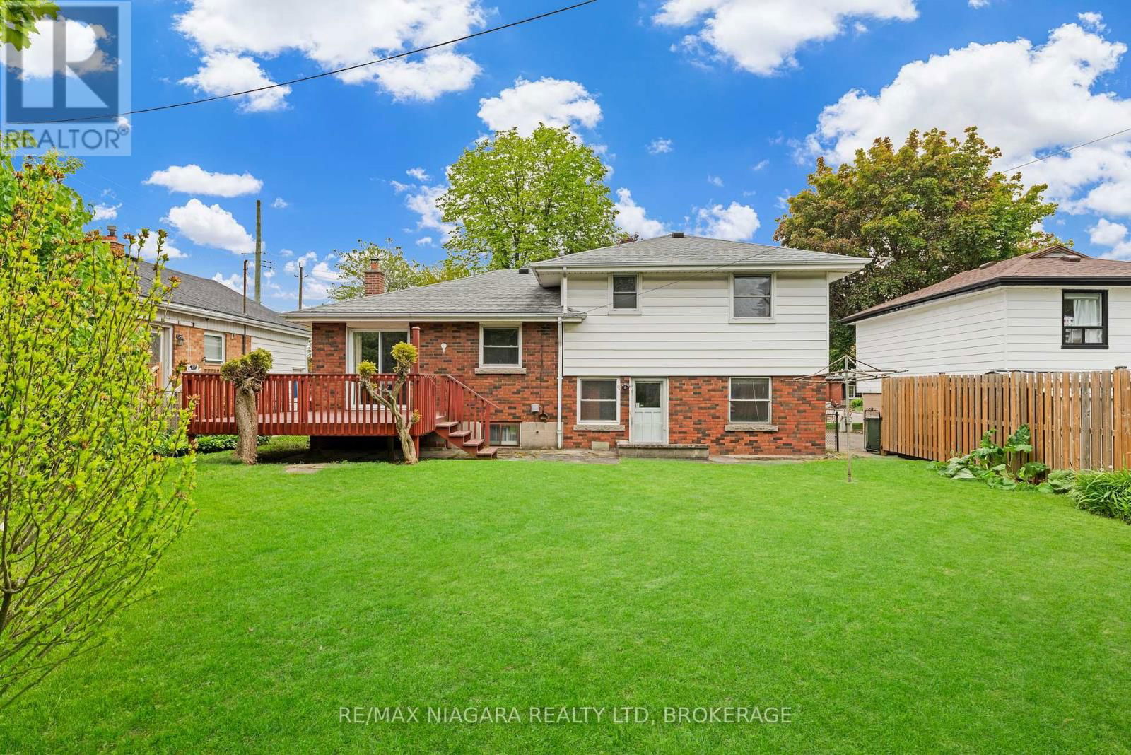 1017 BRUCEDALE AVENUE EAST Image 32