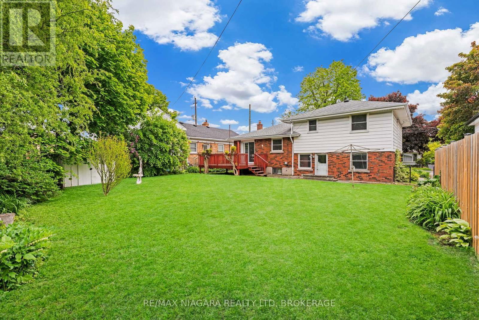 1017 BRUCEDALE AVENUE EAST Image 33