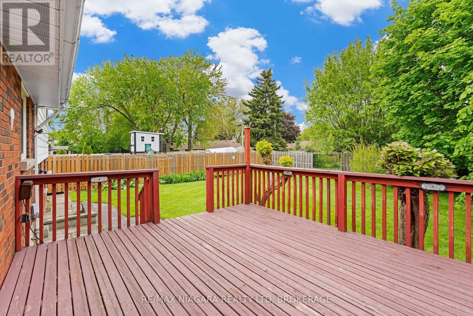 1017 BRUCEDALE AVENUE EAST Image 36