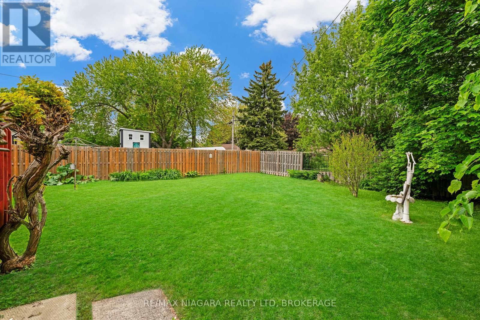 1017 BRUCEDALE AVENUE EAST Image 37