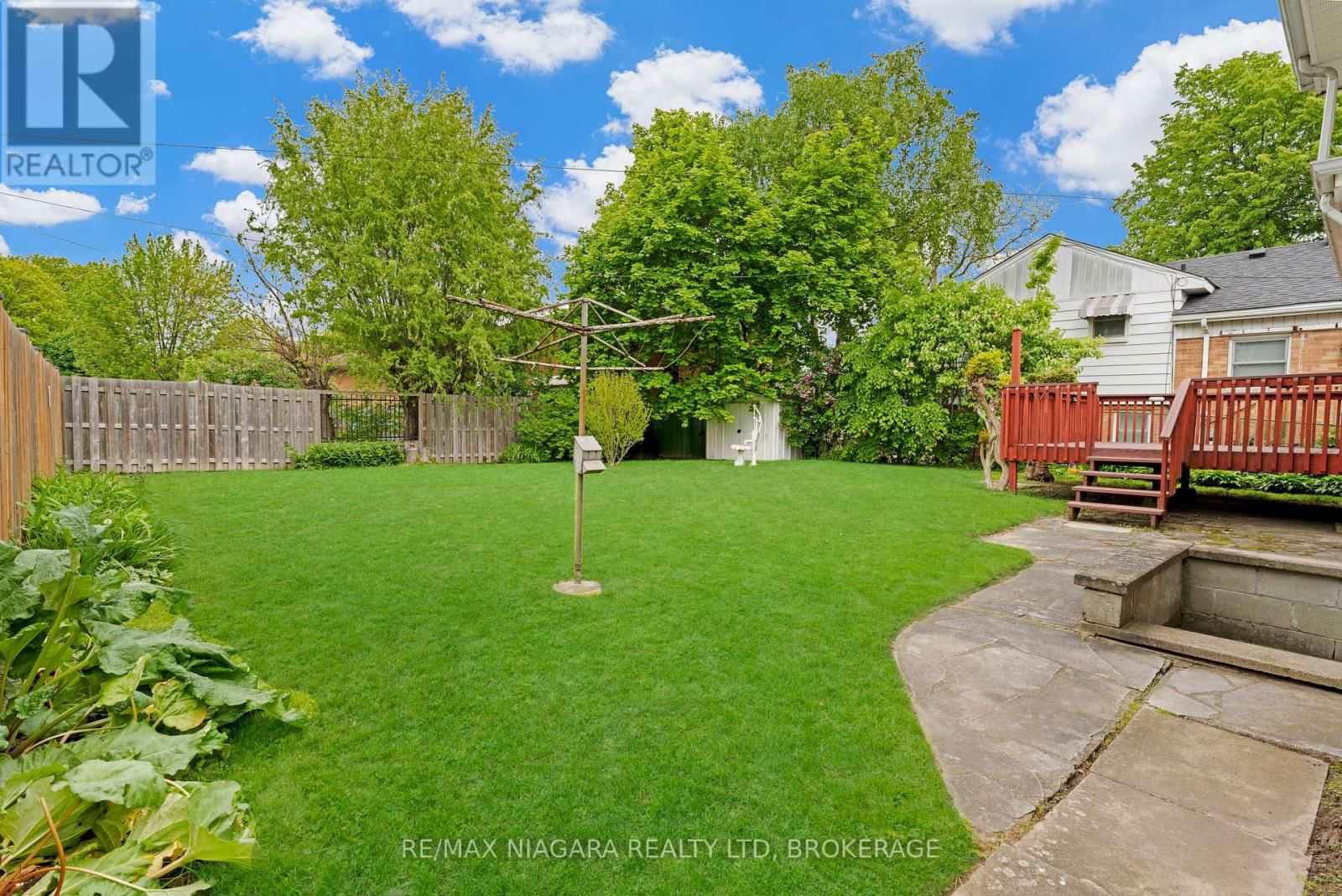 1017 BRUCEDALE AVENUE EAST Image 38