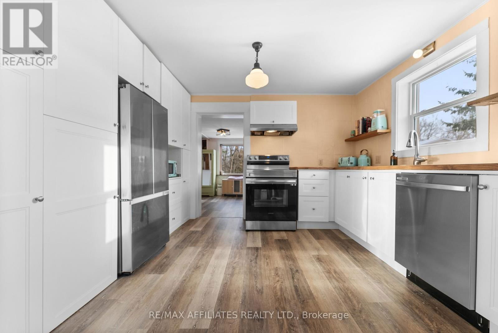 8 STEVENS STREET Image 12