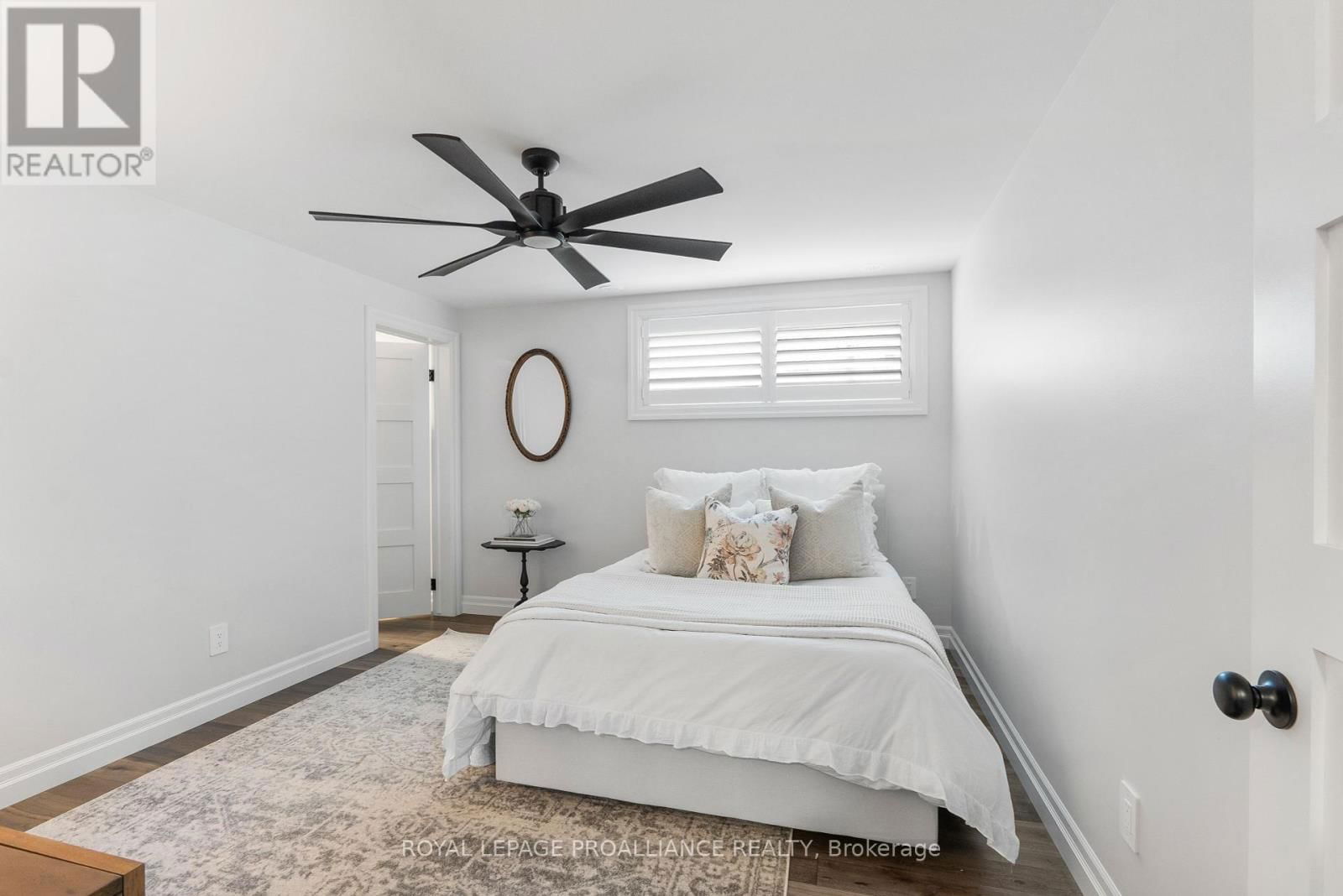 24 CARDINAL COURT Image 39
