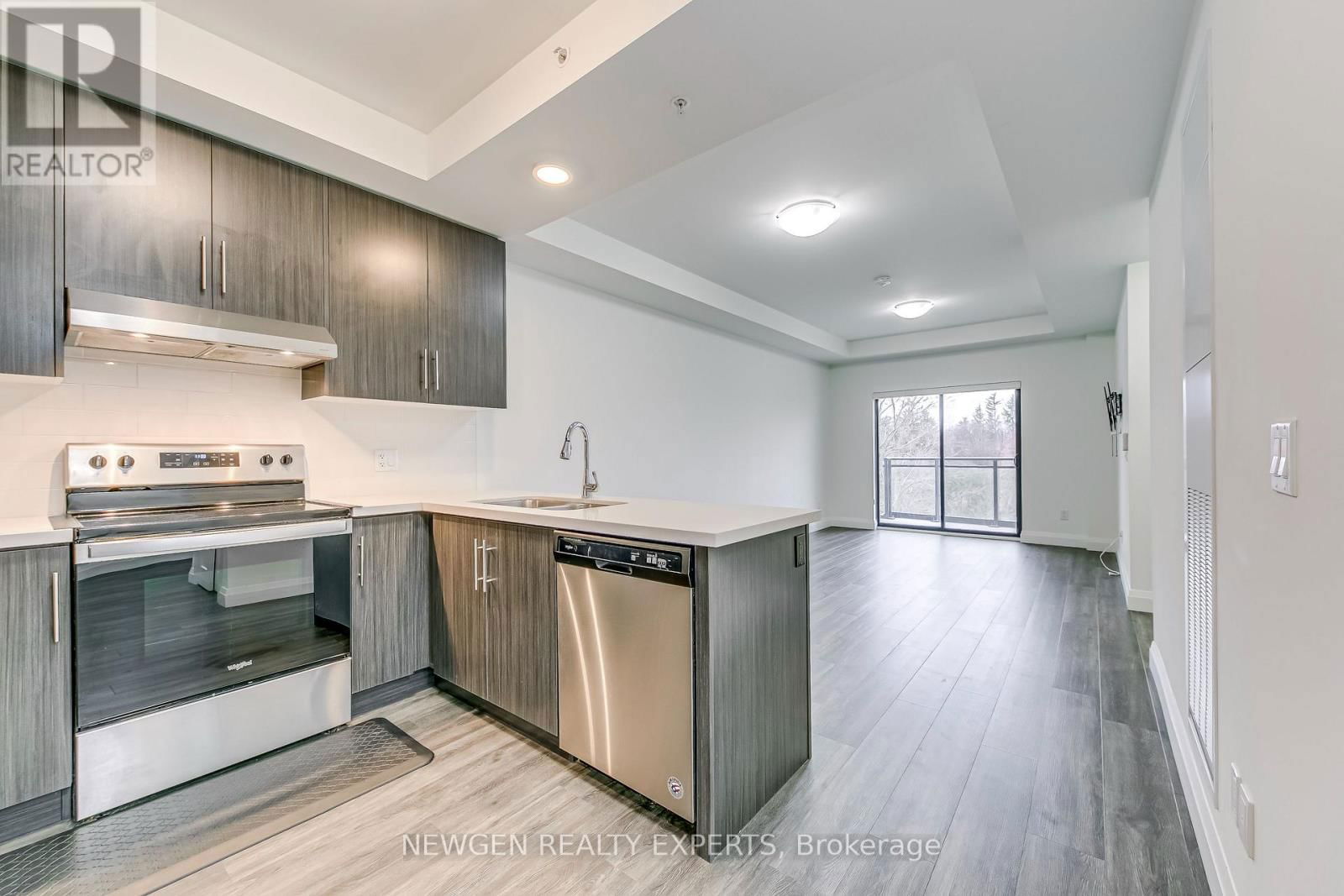 302 - 30 HAMILTON STREET Image 12