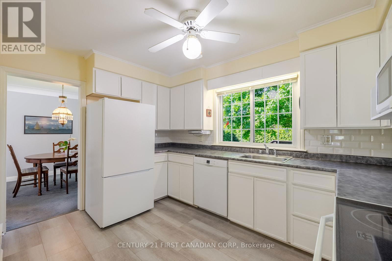 226 MARGARET STREET Image 14