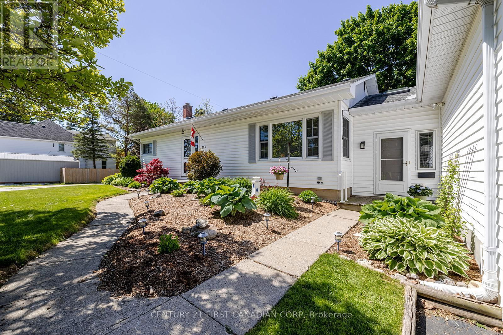 226 MARGARET STREET Image 34