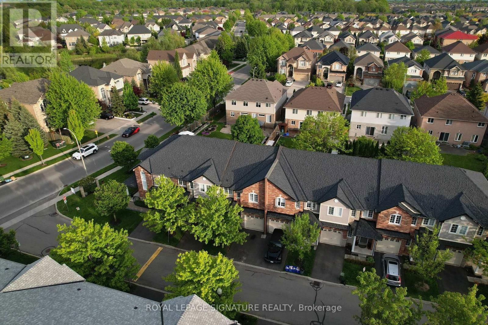 48 - 60 CLOVERLEAF DRIVE Image 2