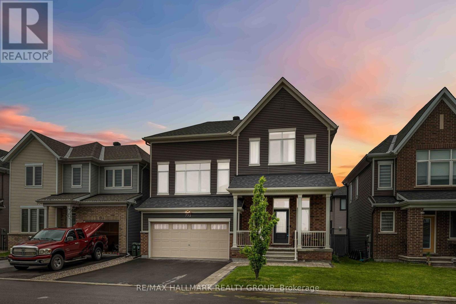 732 VENNECY TERRACE Image 1