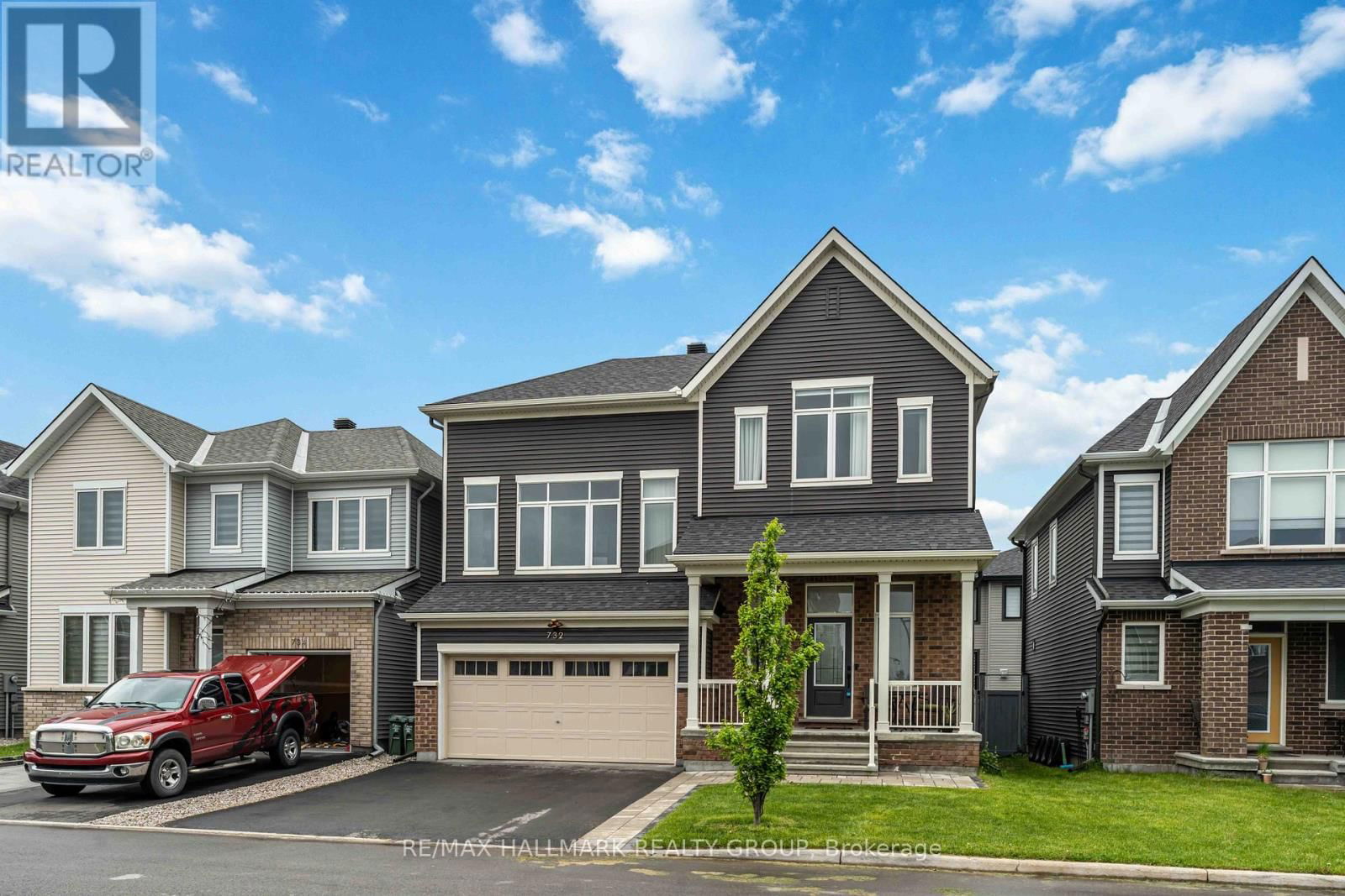 732 VENNECY TERRACE Image 2