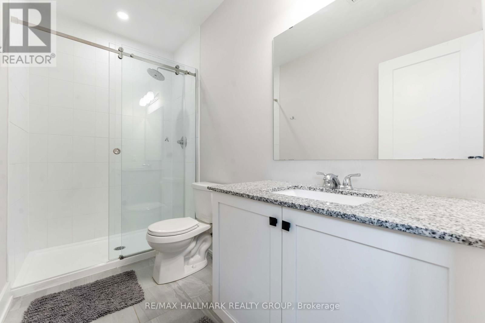 732 VENNECY TERRACE Image 44