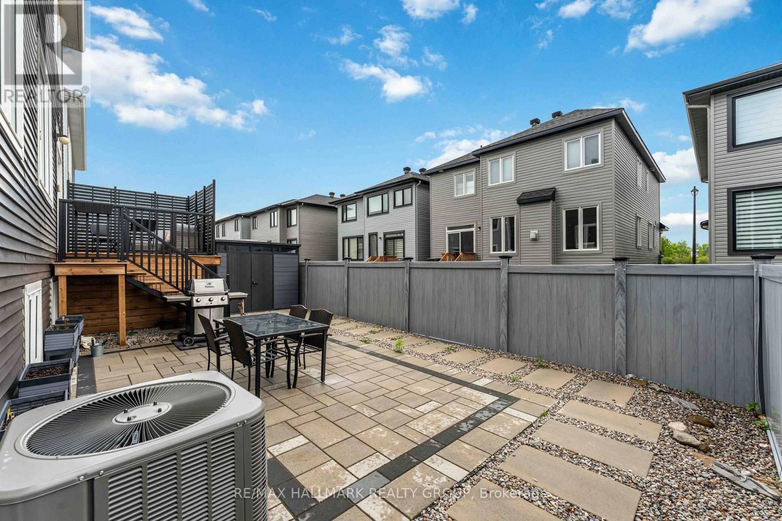 732 VENNECY TERRACE Image 46