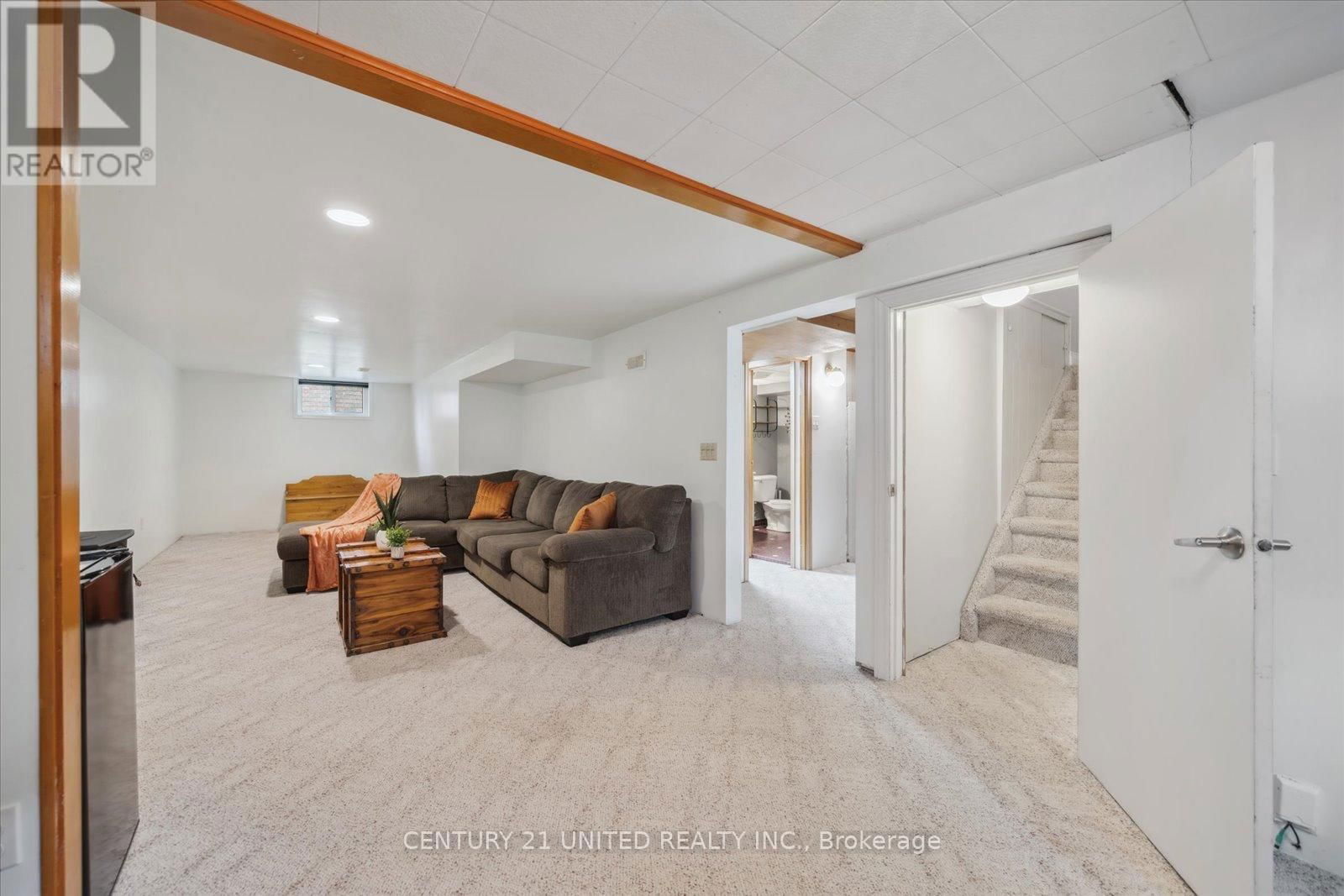 627 BELLAIRE STREET Image 32