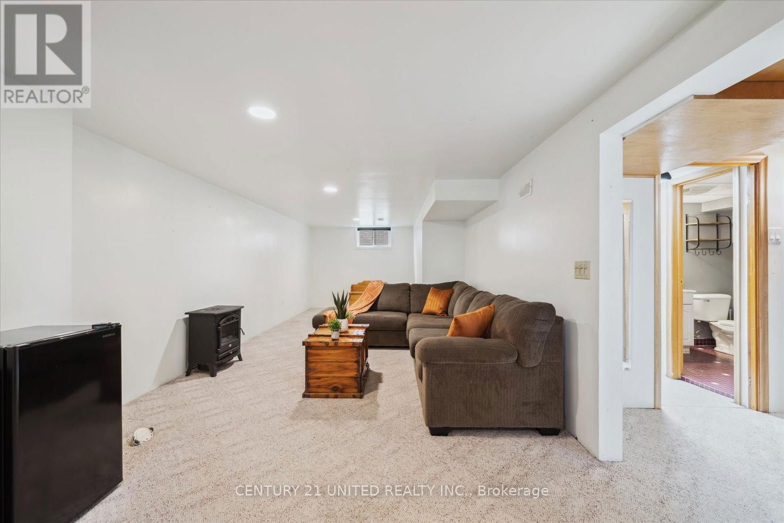 627 BELLAIRE STREET Image 33