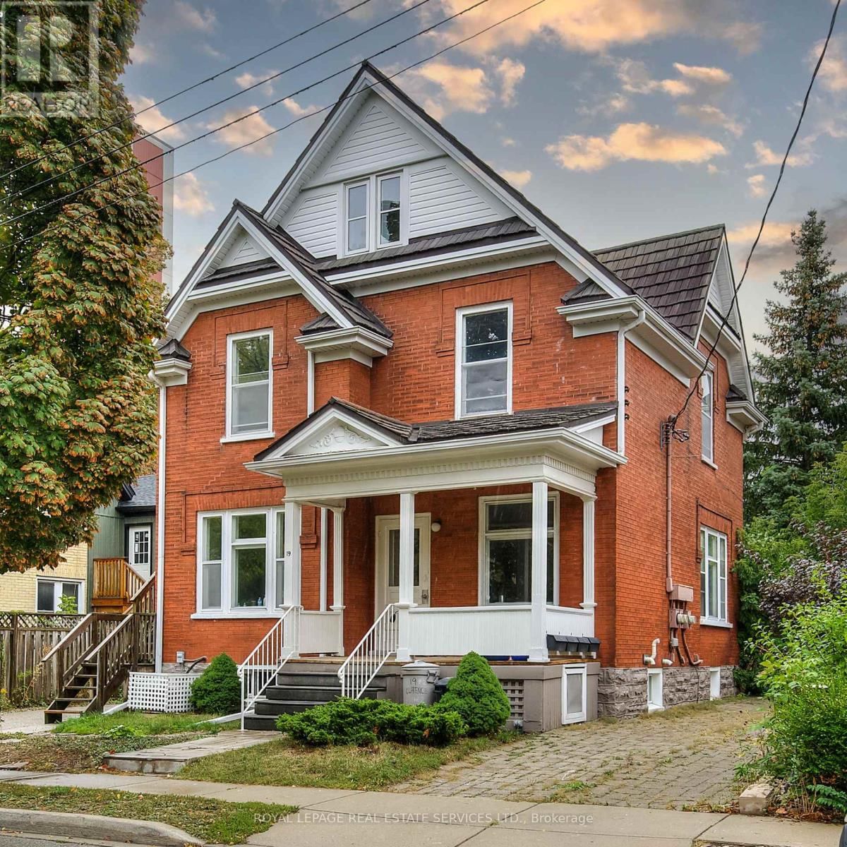 19 CLARENCE PLACE Image 1