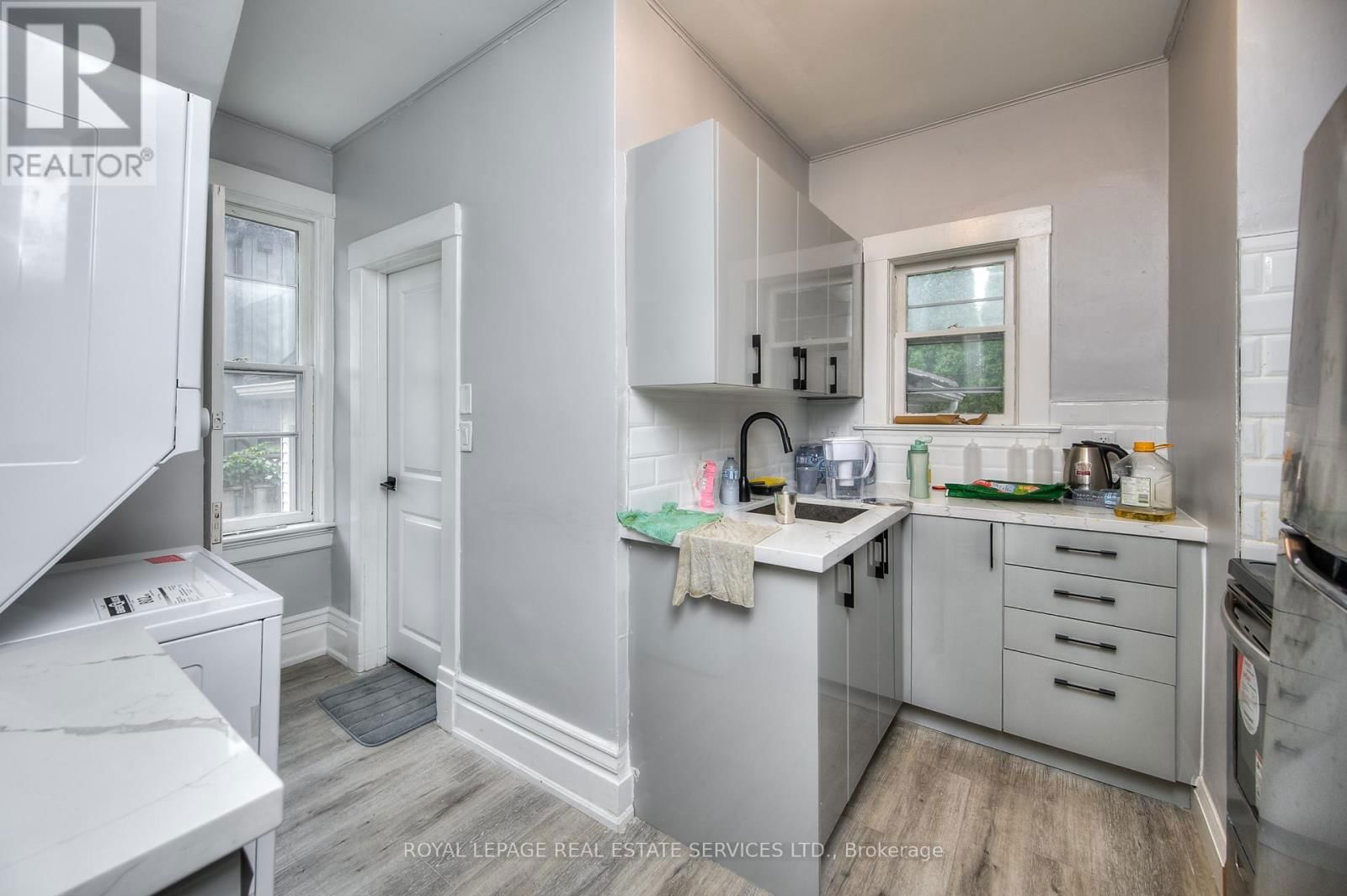 19 CLARENCE PLACE Image 10