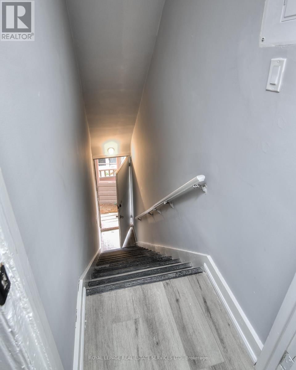 19 CLARENCE PLACE Image 25
