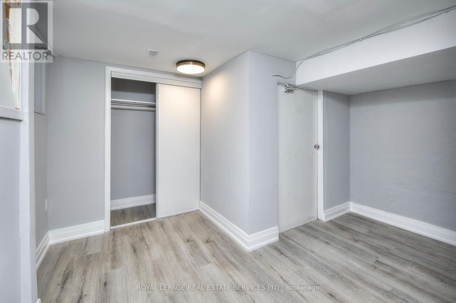 19 CLARENCE PLACE Image 36