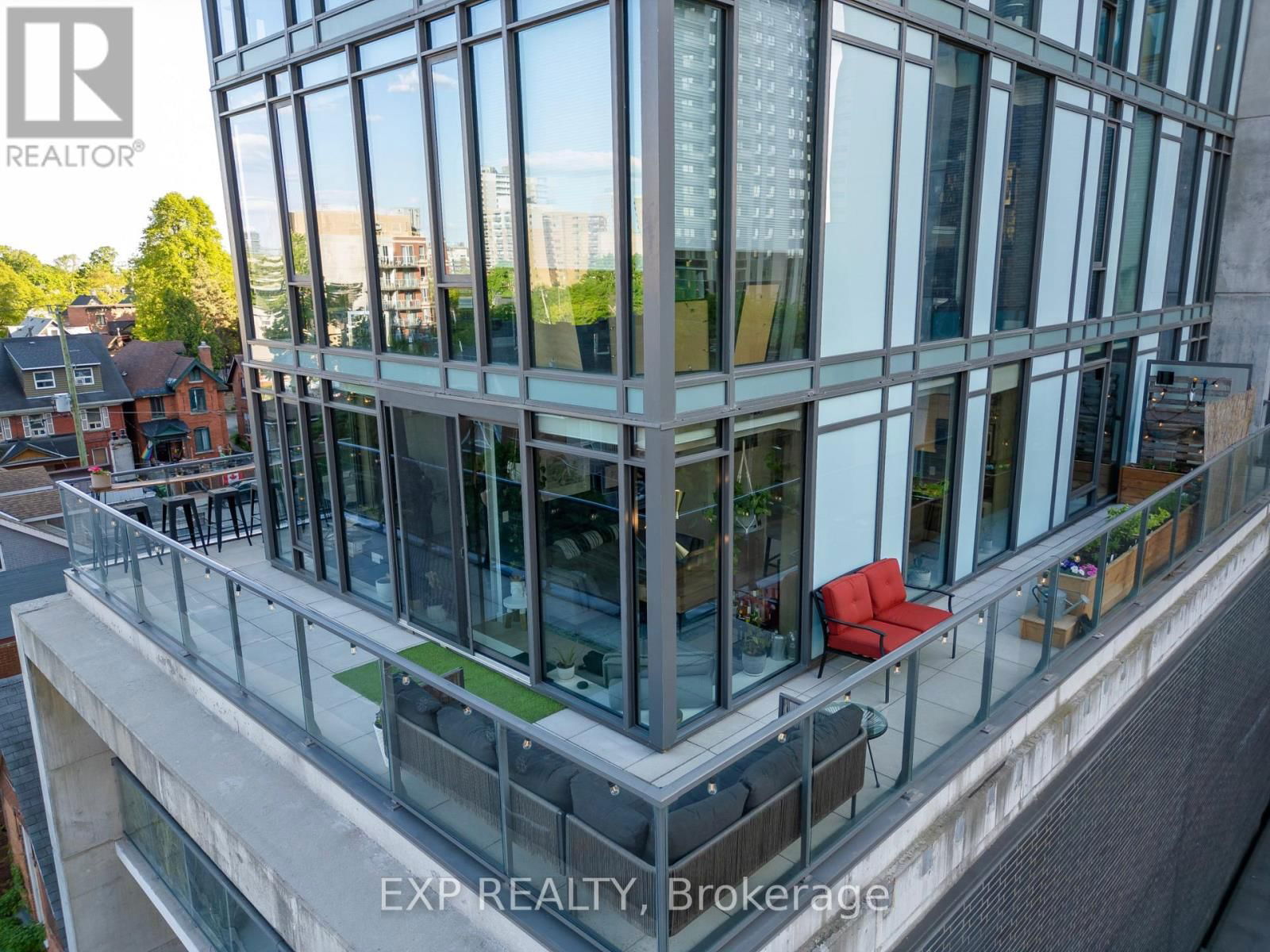 516 - 224 LYON STREET NORTH Image 1