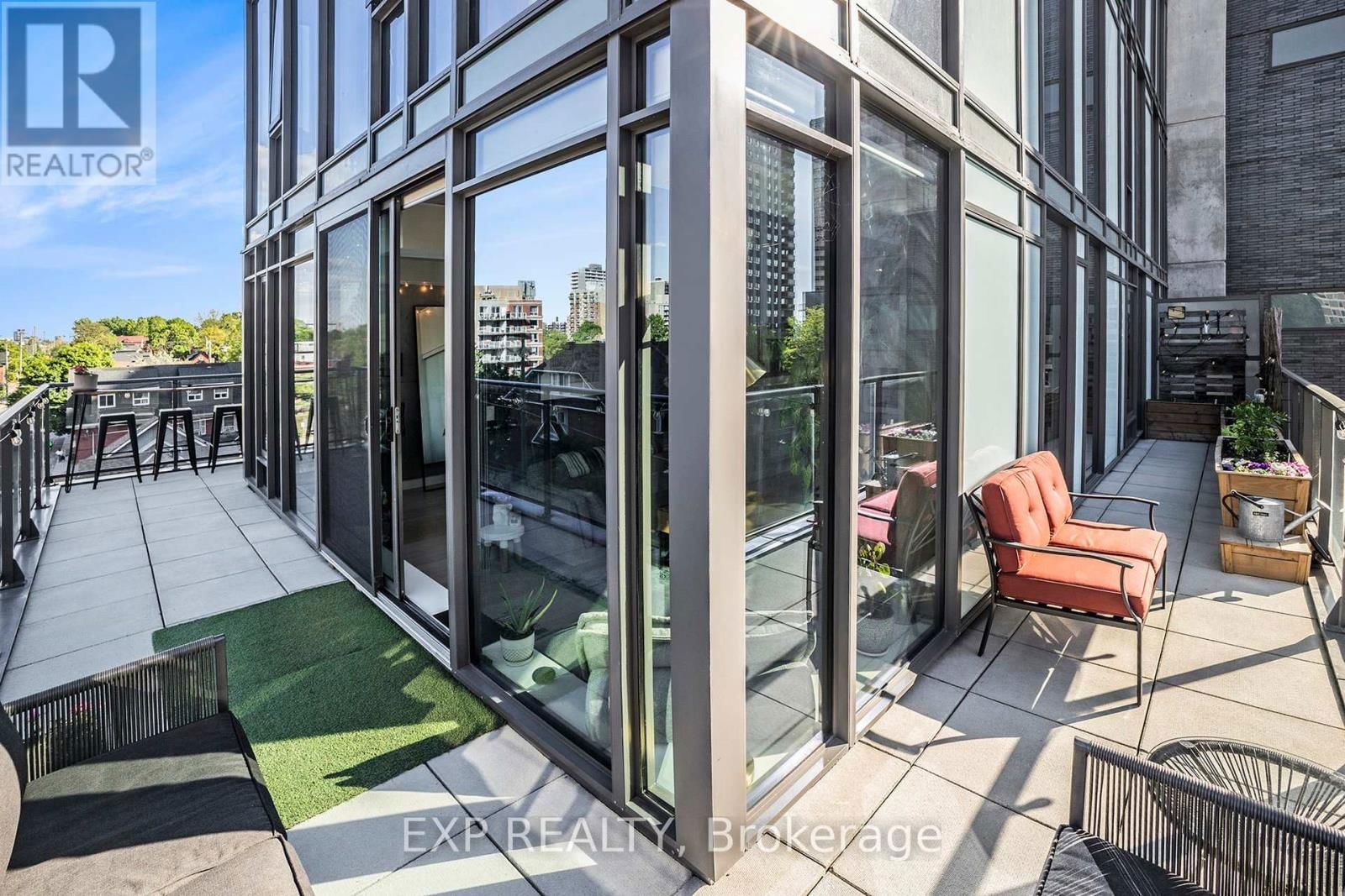 516 - 224 LYON STREET NORTH Image 26