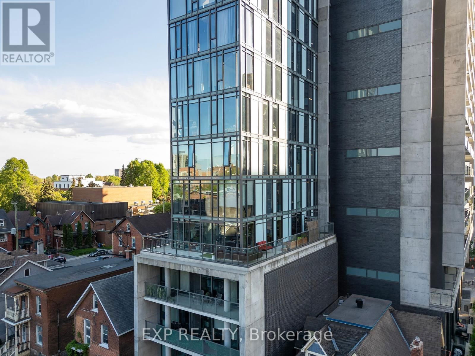 516 - 224 LYON STREET NORTH Image 32