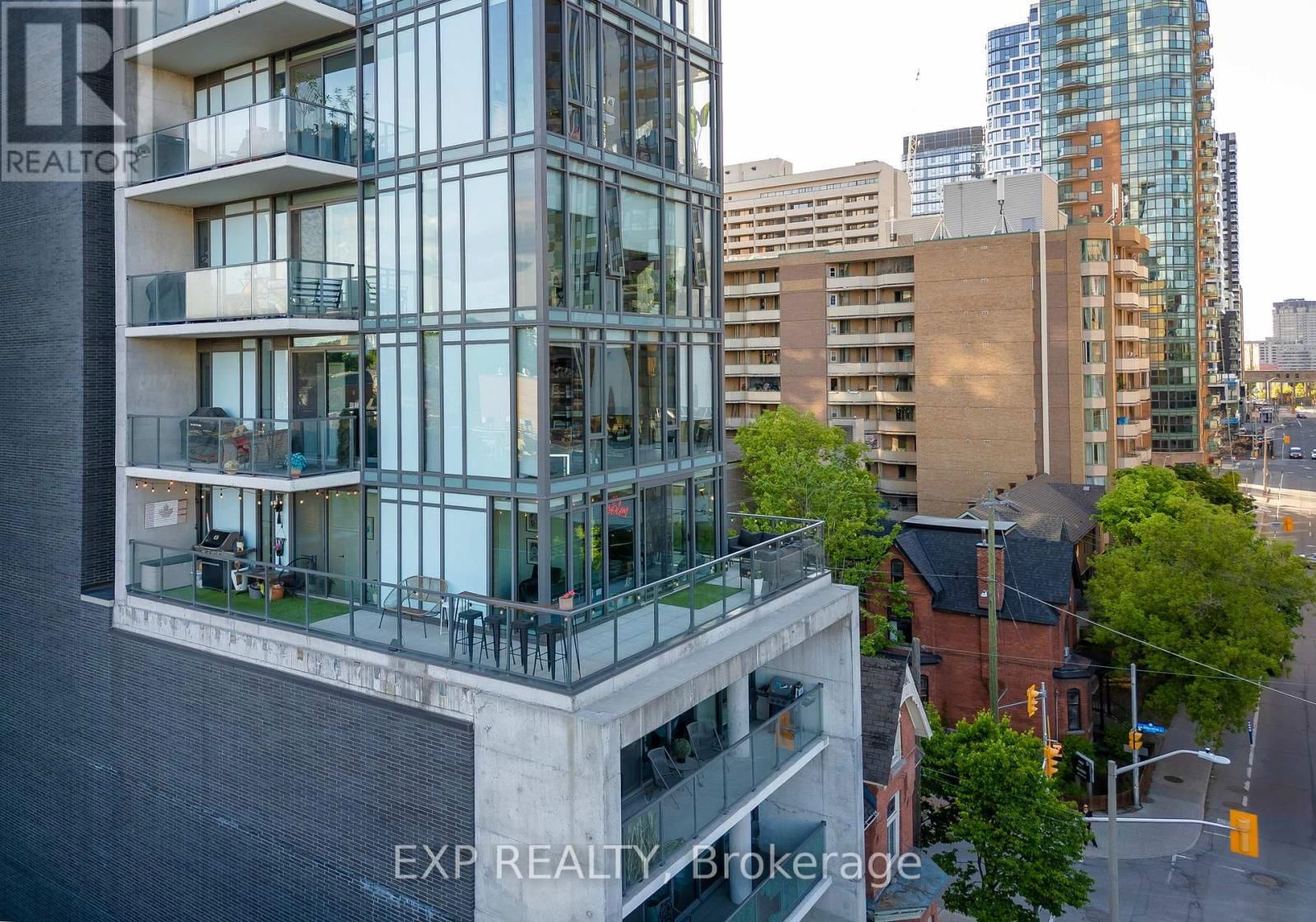 516 - 224 LYON STREET NORTH Image 36