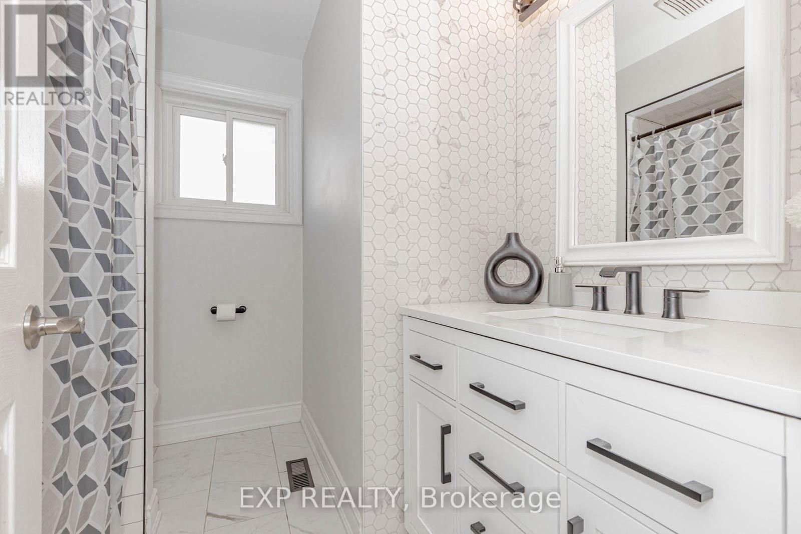 33 MEAGHAN STREET Image 36