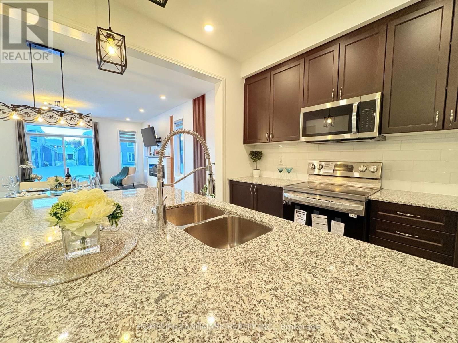 29 DYER CRESCENT Image 12