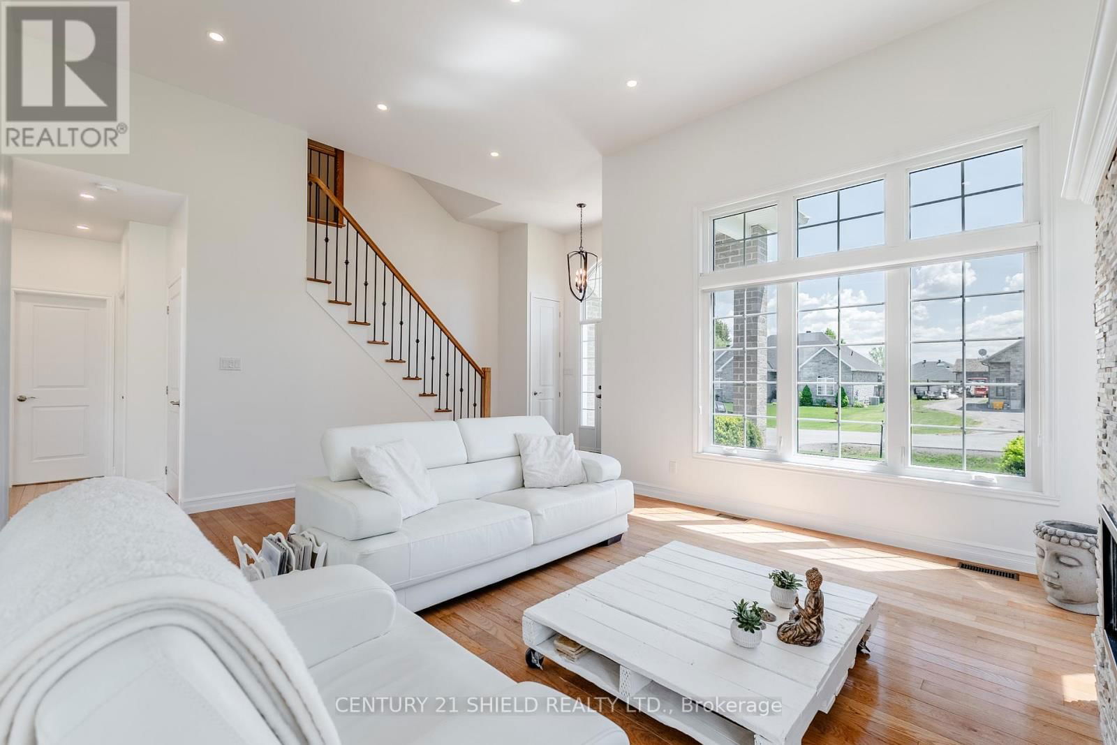 10 STRATFORD BOULEVARD Image 20