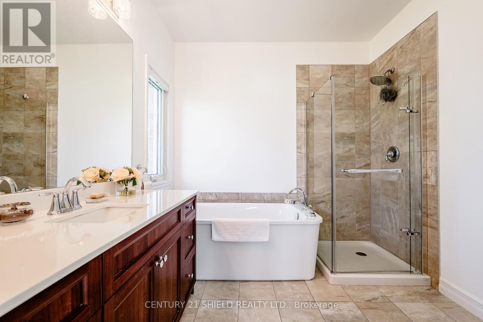 10 STRATFORD BOULEVARD Image 31