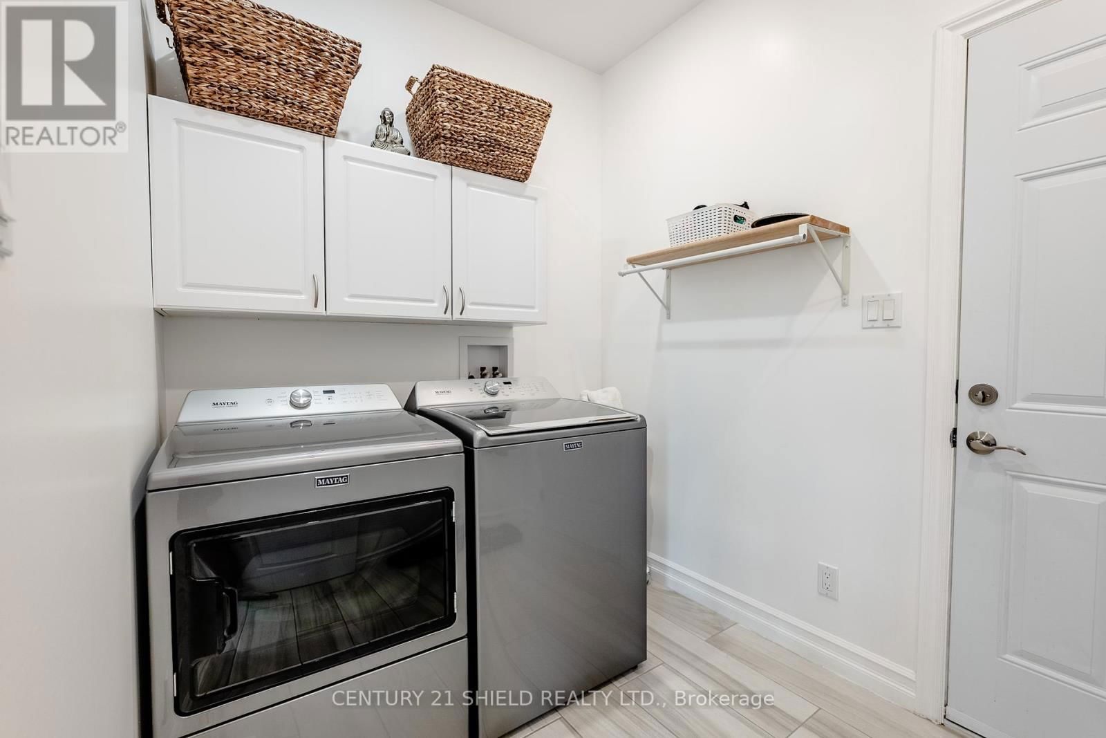 10 STRATFORD BOULEVARD Image 33