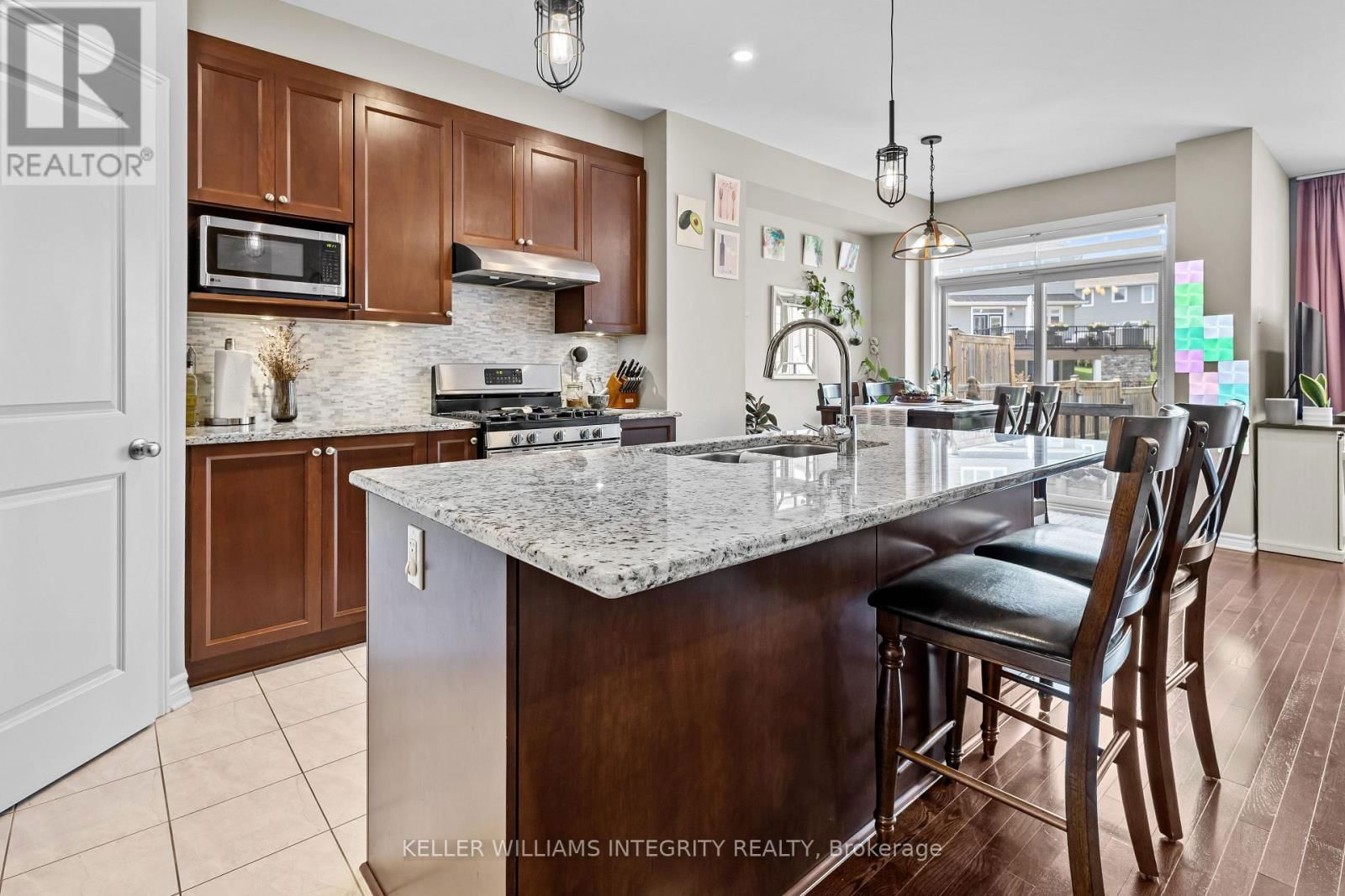 313 WARMSTONE DRIVE Image 10