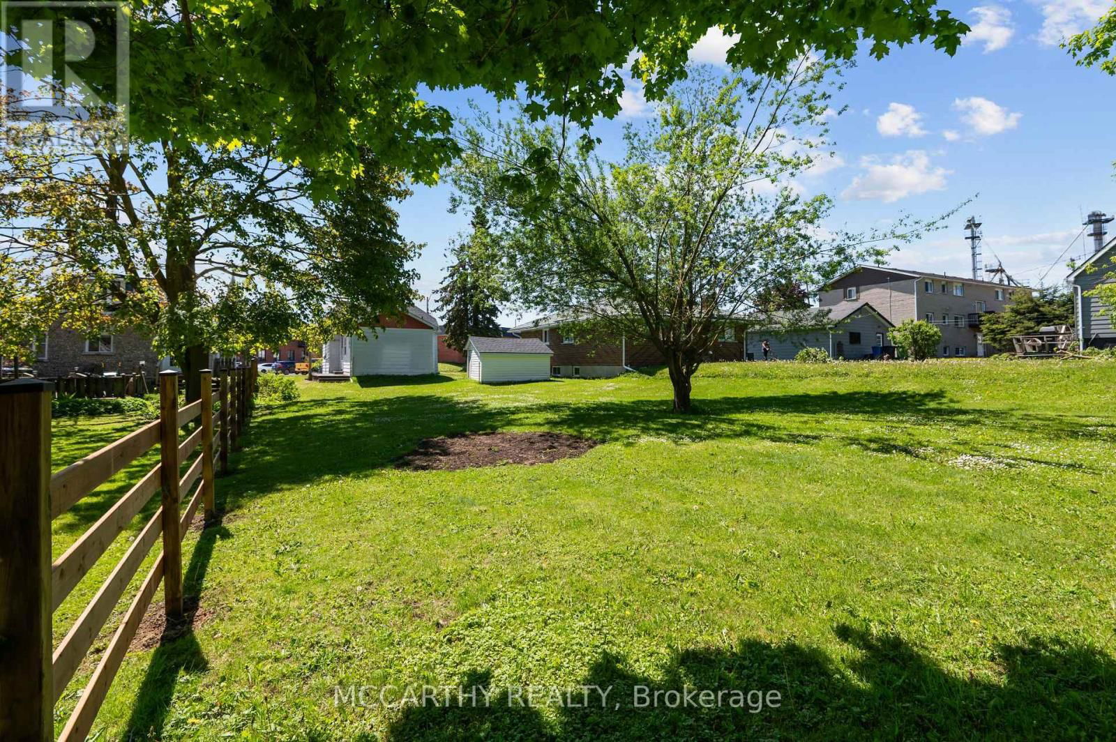 60 OWEN SOUND STREET Image 13