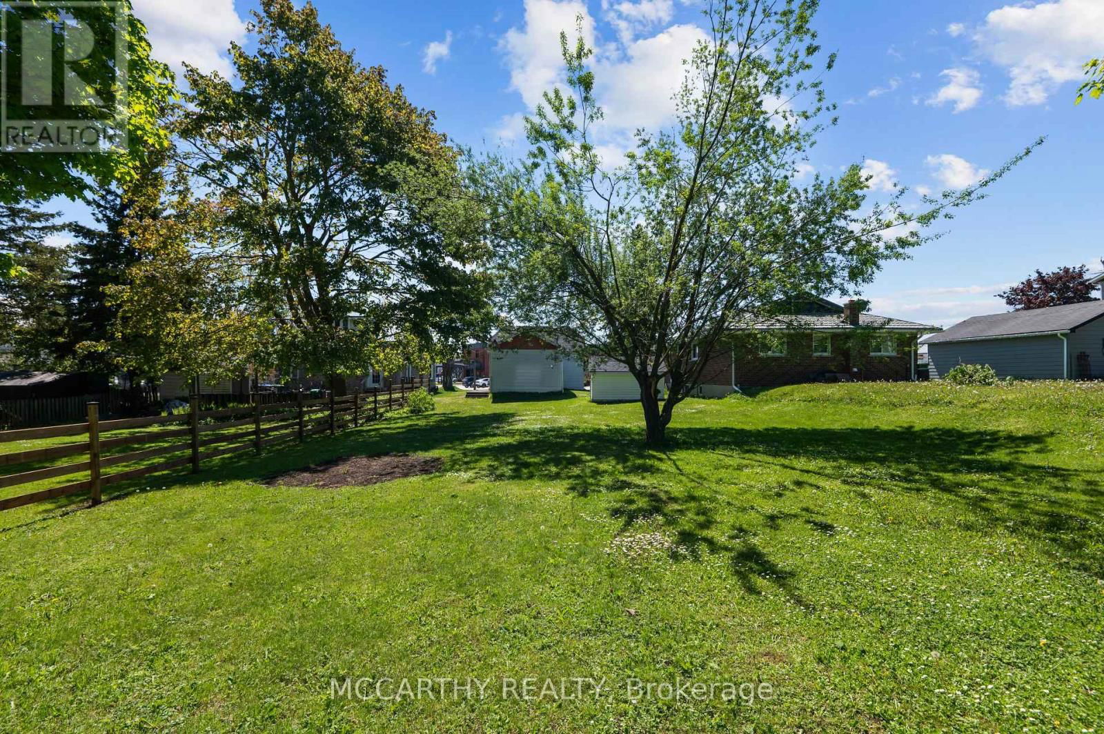 60 OWEN SOUND STREET Image 14