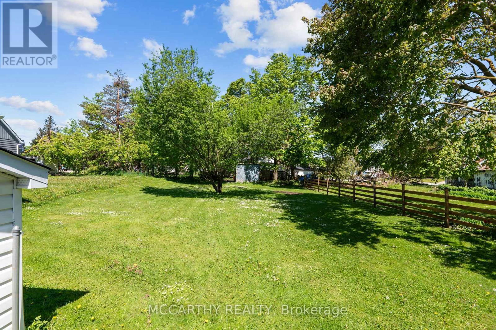 60 OWEN SOUND STREET Image 16