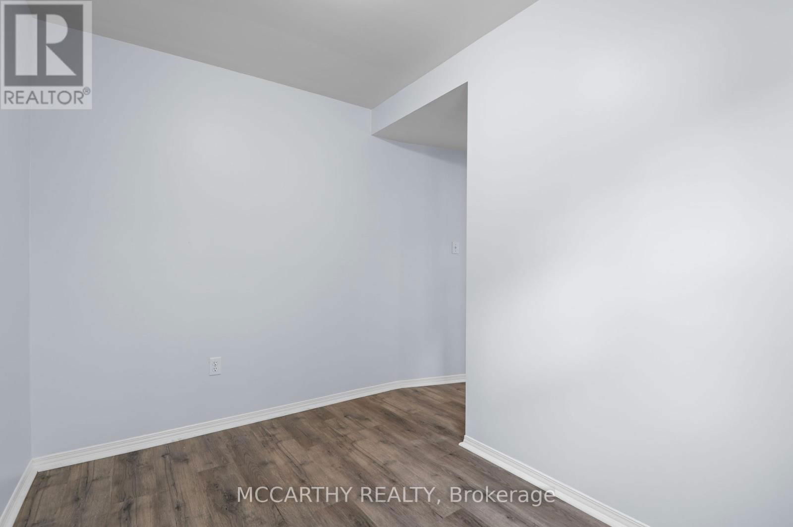 60 OWEN SOUND STREET Image 18
