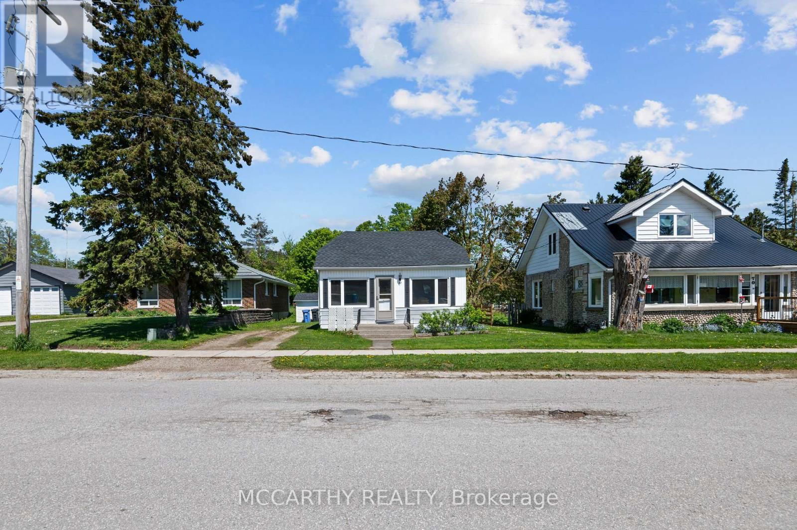 60 OWEN SOUND STREET Image 3