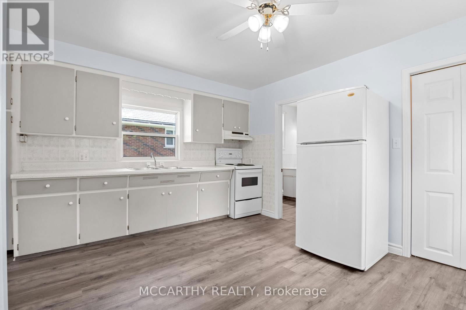 60 OWEN SOUND STREET Image 30