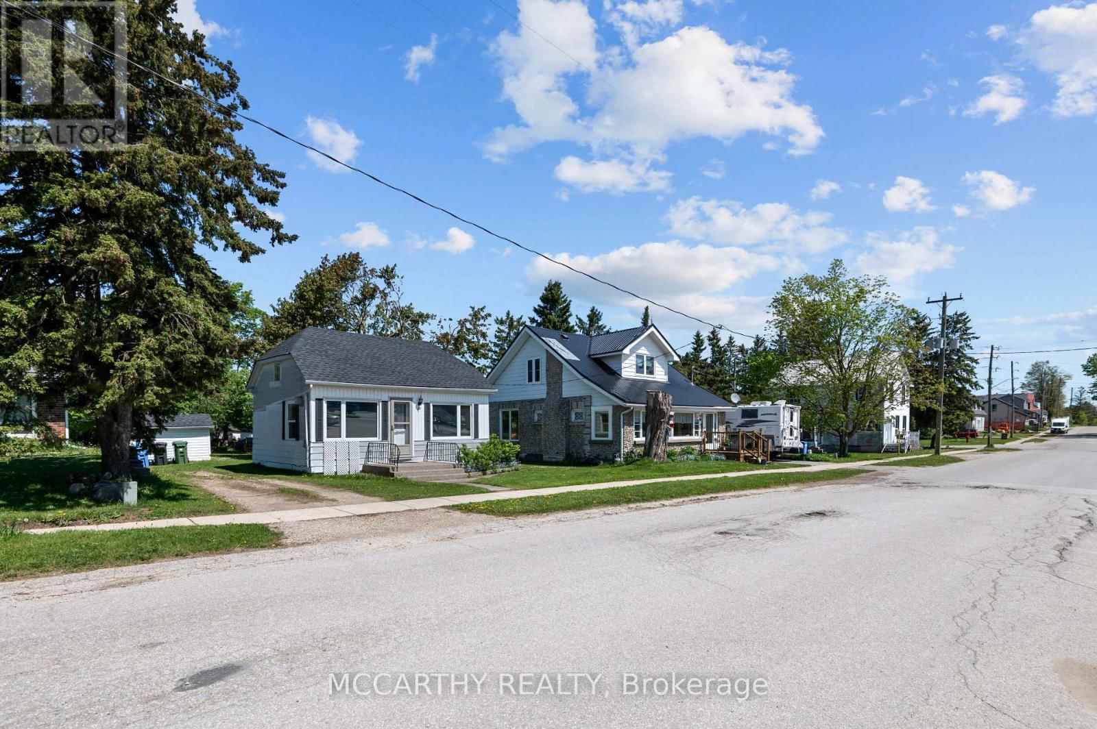 60 OWEN SOUND STREET Image 4