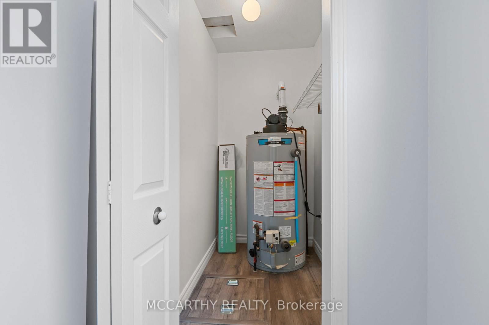 60 OWEN SOUND STREET Image 40